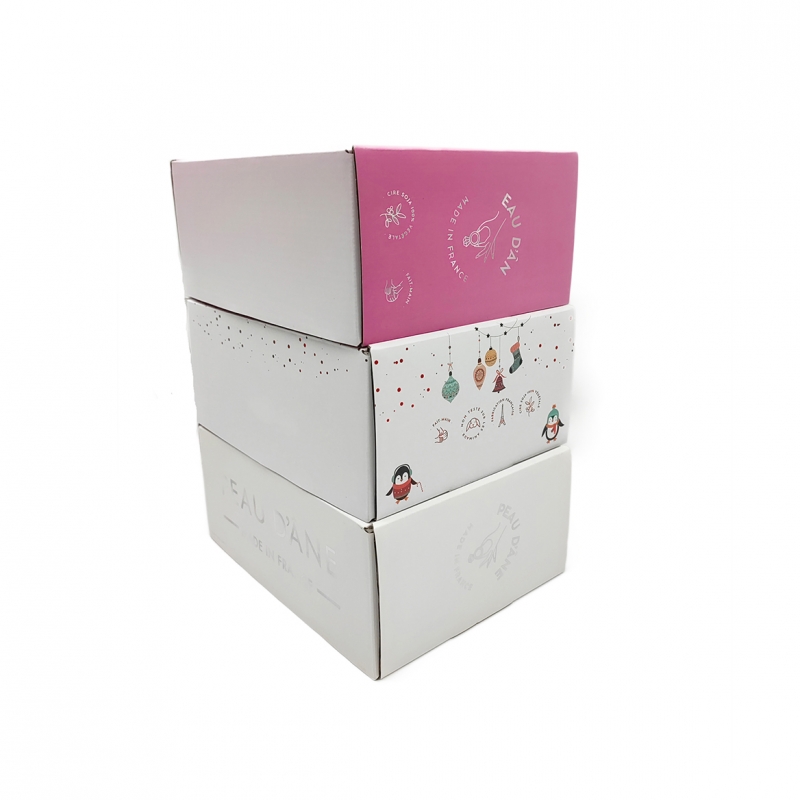 Eco Friendly Corrugated Cardboard Box With Gold Foil Logo
